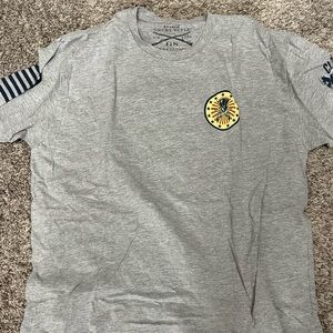 Men’s Grunt Style Shirt, size XL.